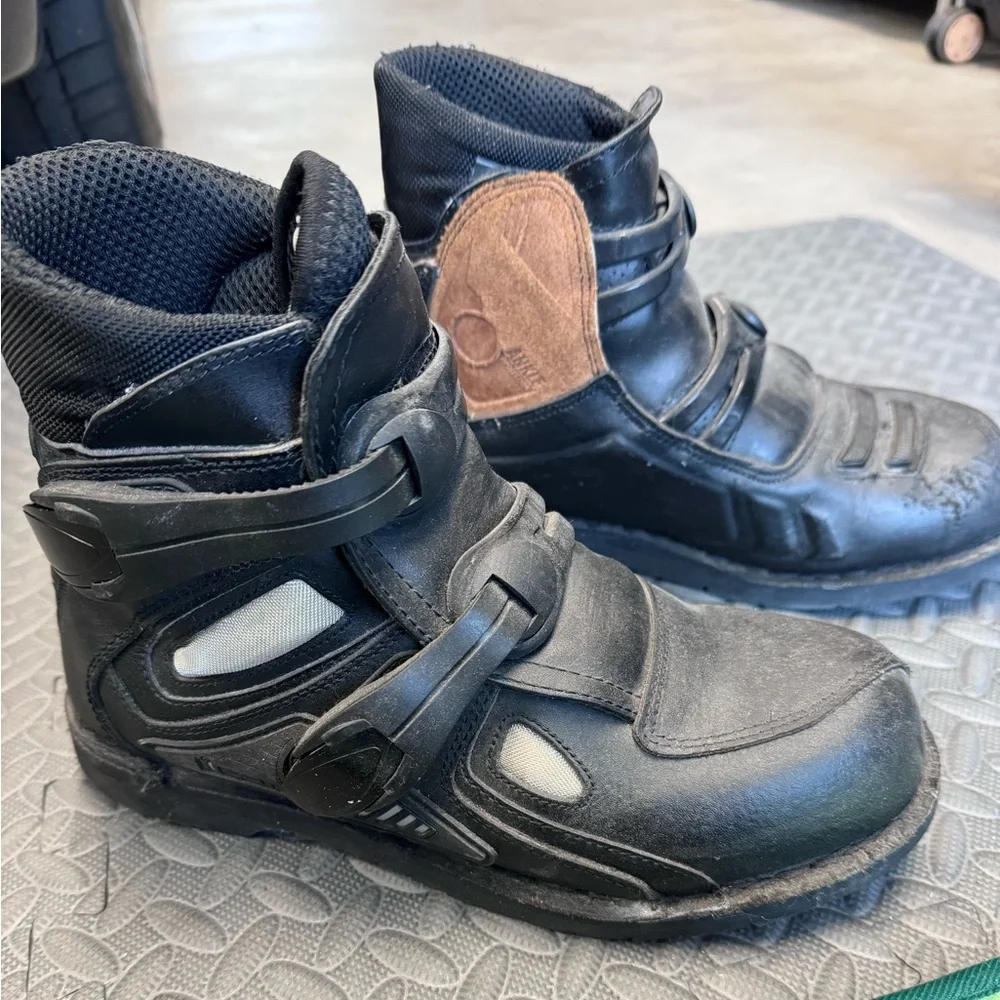 Icon Motorcycle Track Shoes - Picture 1 of 8